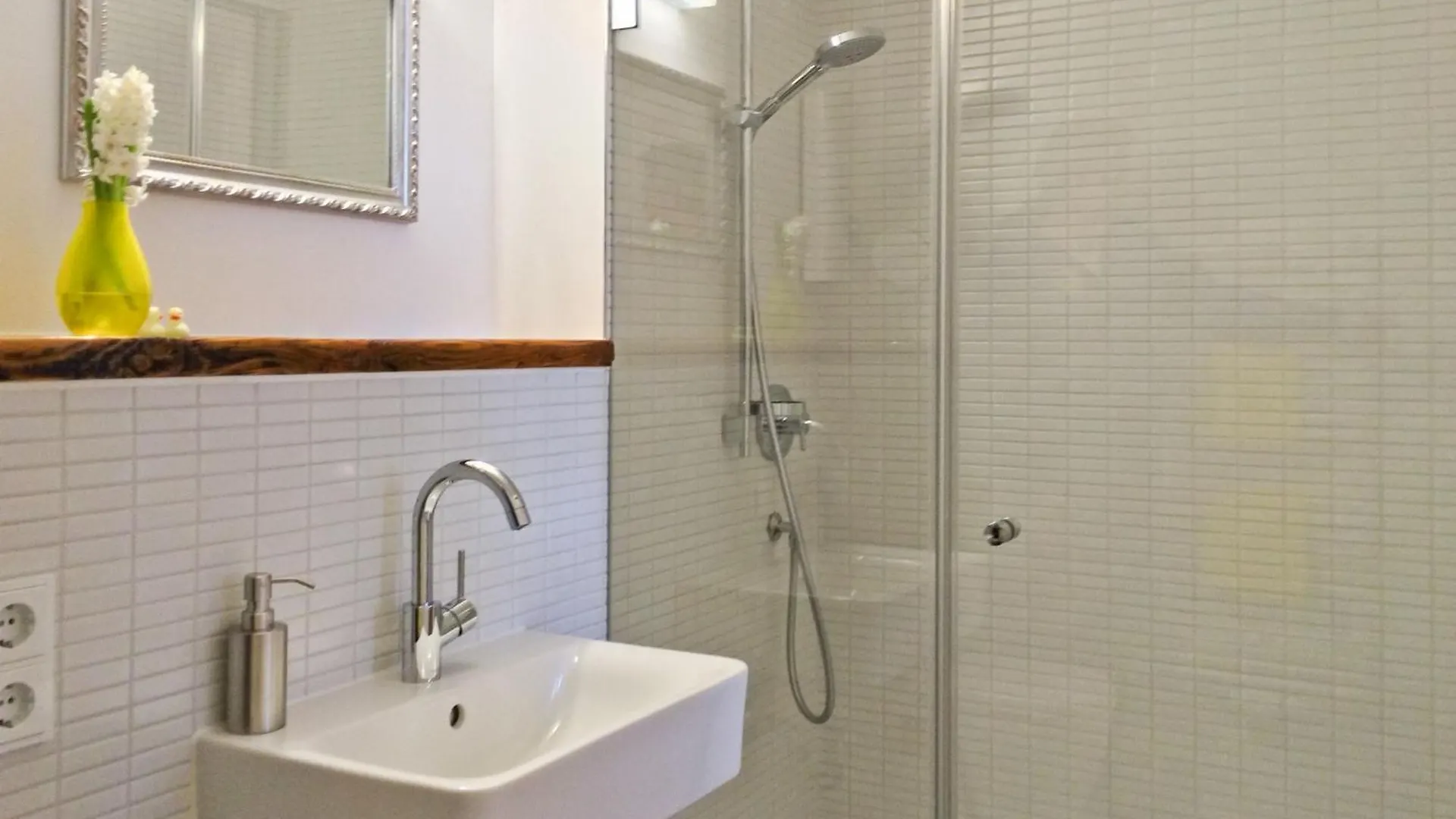 Affittacamere Hotel Ata Omo Colonia Germania